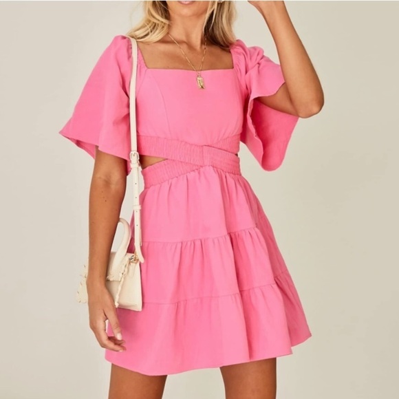 Dresses & Skirts - NWT Pink Crossover Detail Dress Size Medium